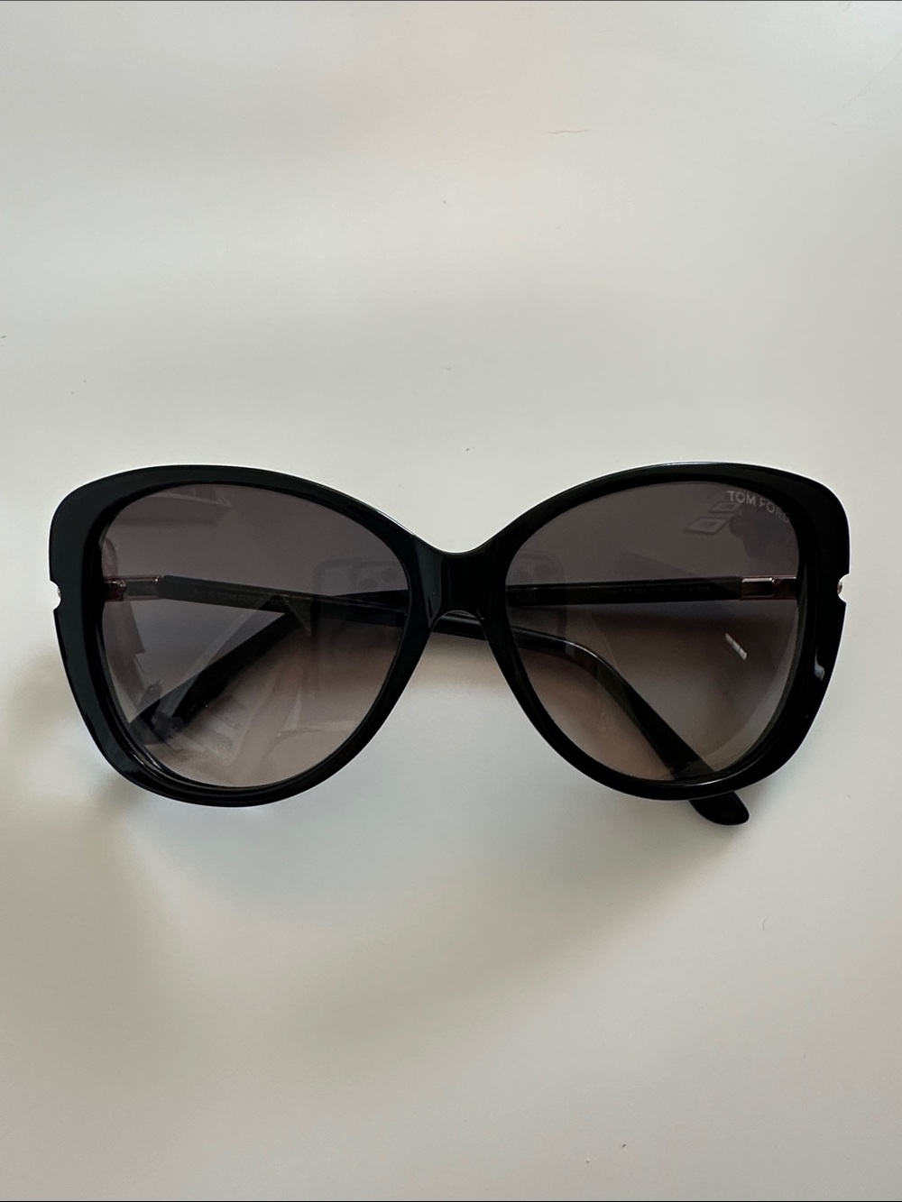 Tom Ford Linda Women's Black Oversized Sunglasses - Picture 2 of 10